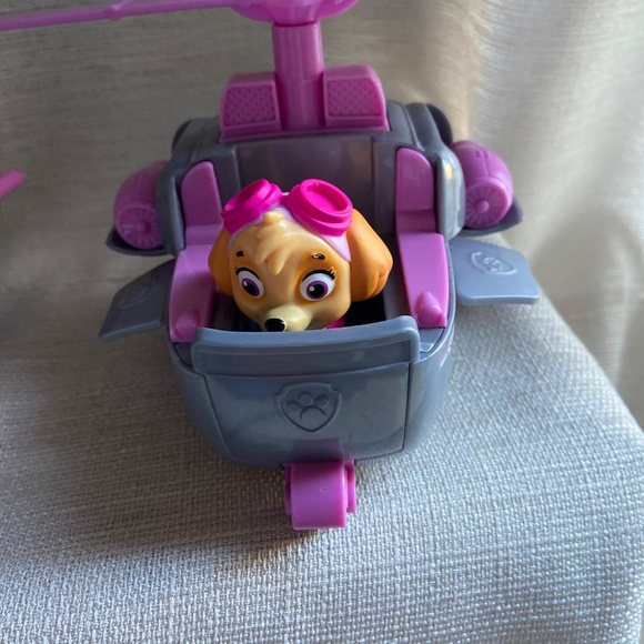 3 Paw Patrol Rescue Vehicles with Skye GC - Picture 6 of 12